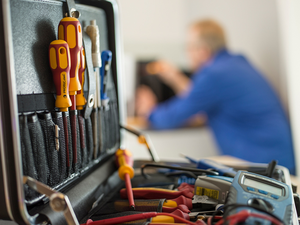 C F022411 bei Elektro Sülzner in Mihla